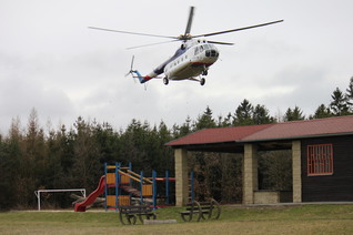 Přílet vládního vrtulníku na Vinohrádek